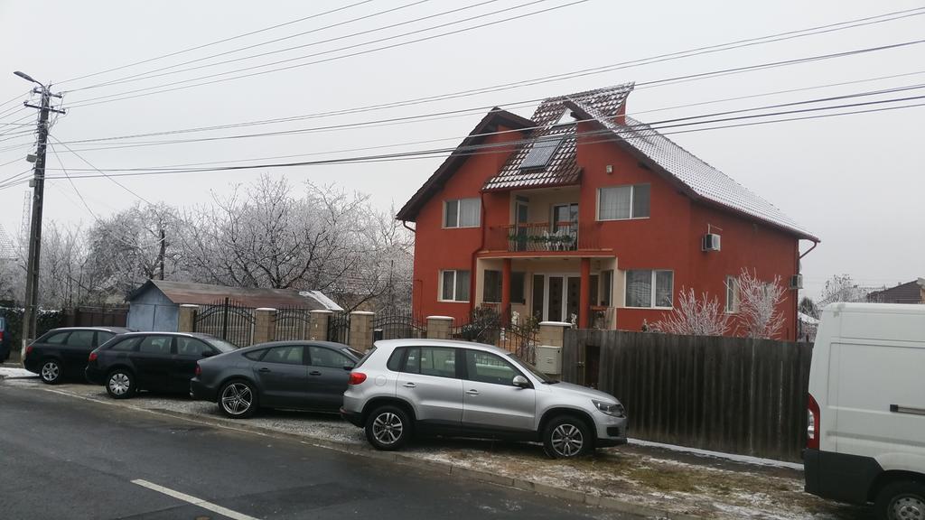 Family Pension Arad Bagian luar foto
