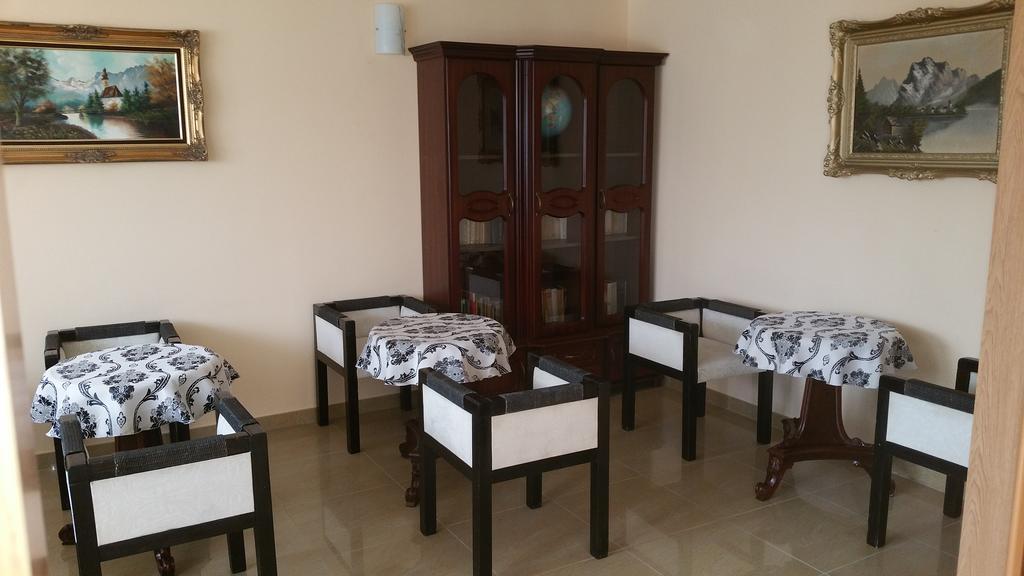Family Pension Arad Bagian luar foto